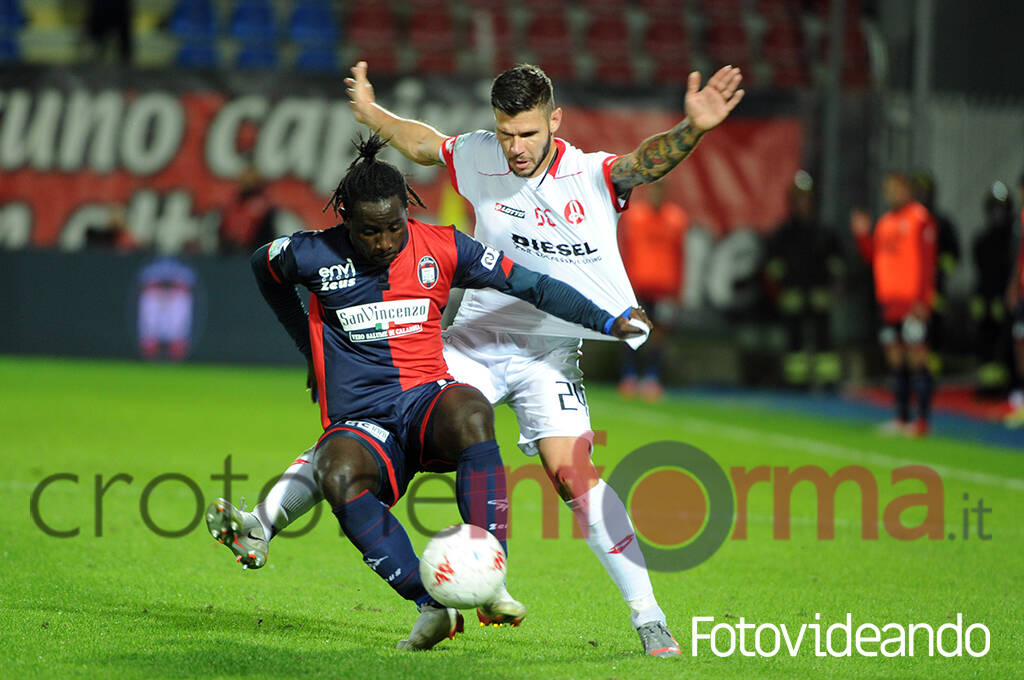 crotone-vs-vicenza-serie-bkt-